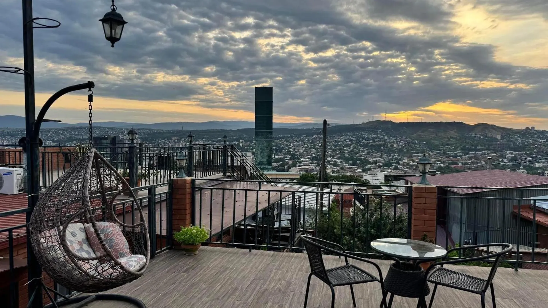 9 Borbalo Street Apartment With Terrace Tbilisi